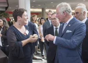 Le princes Charles découvre l'ail noir Maison Boutarin